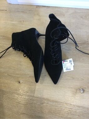 Zara Suede Women's Black Lace-Up Pointed Toe Ankle Boots